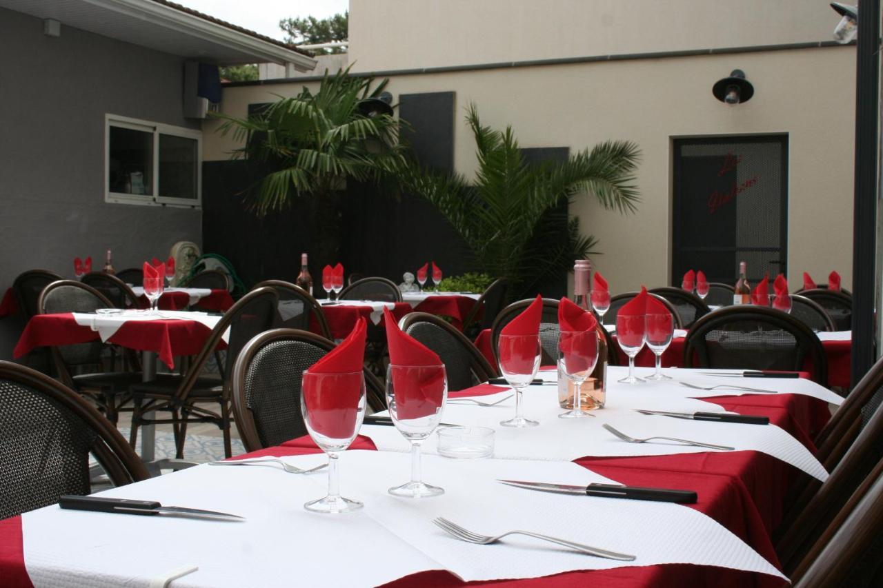 Hotel Les Italiens Biscarrosse Exterior foto