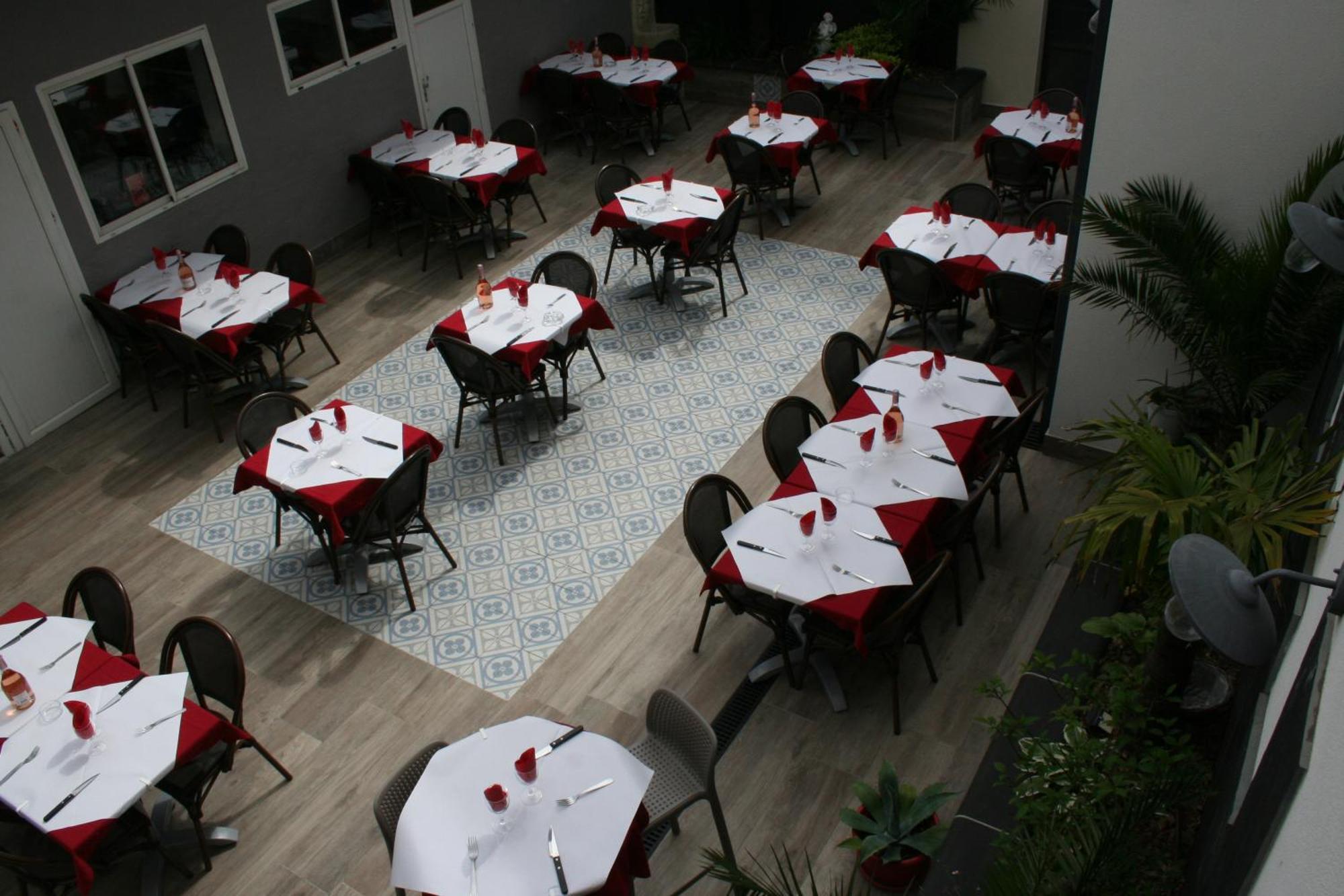 Hotel Les Italiens Biscarrosse Exterior foto
