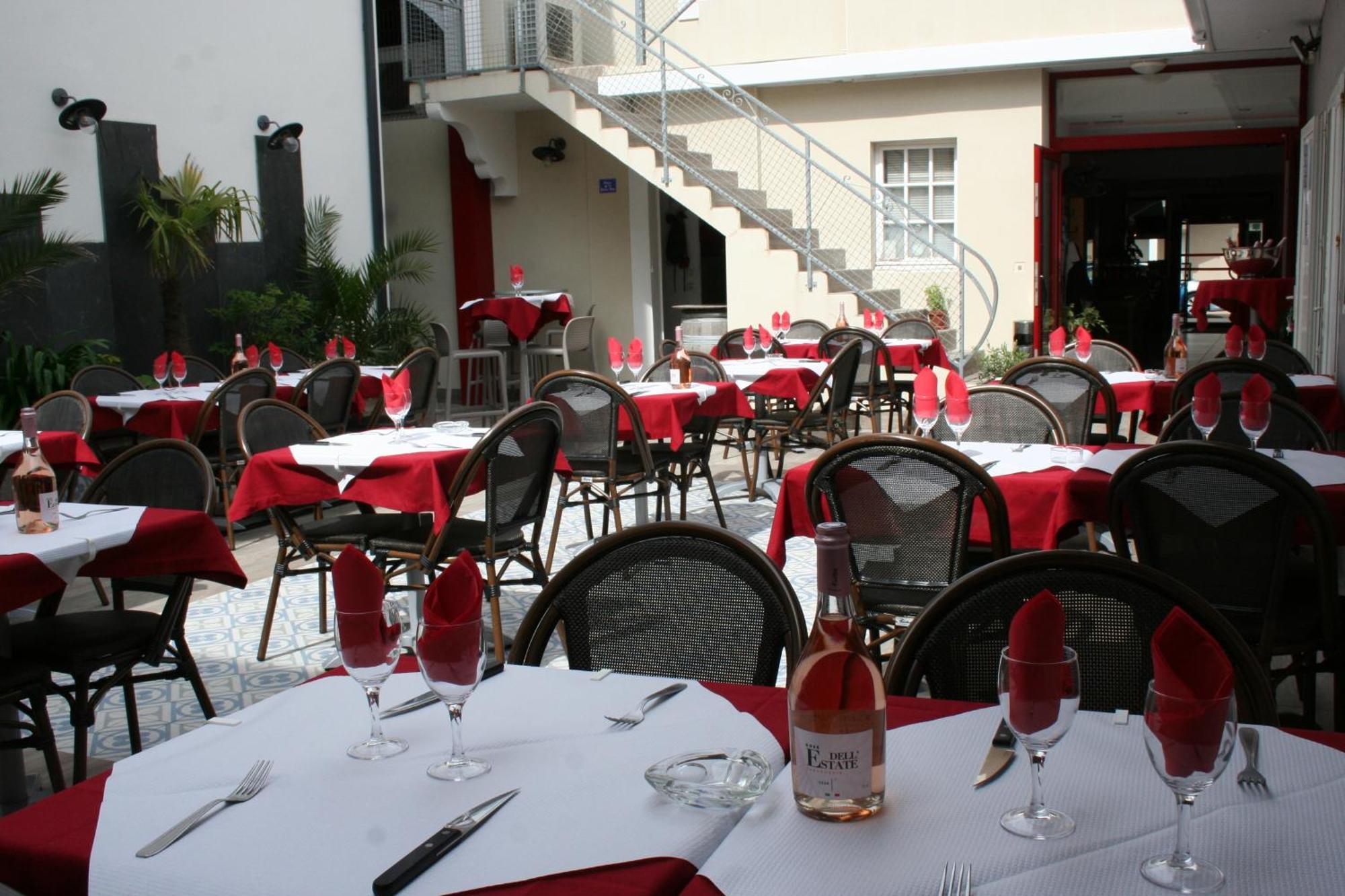 Hotel Les Italiens Biscarrosse Exterior foto