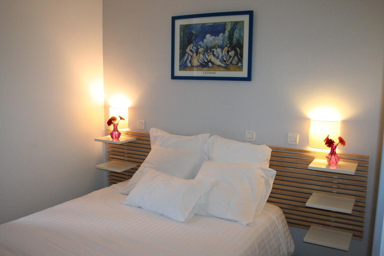 Hotel Les Italiens Biscarrosse Zimmer foto